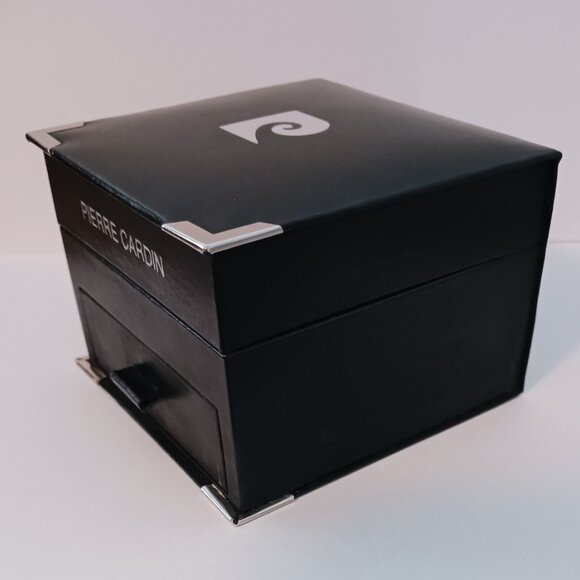 Pierre Cardin Earring Jewelry Set with Black Faux Leather Case - Mint Condition - Picture 6 of 6